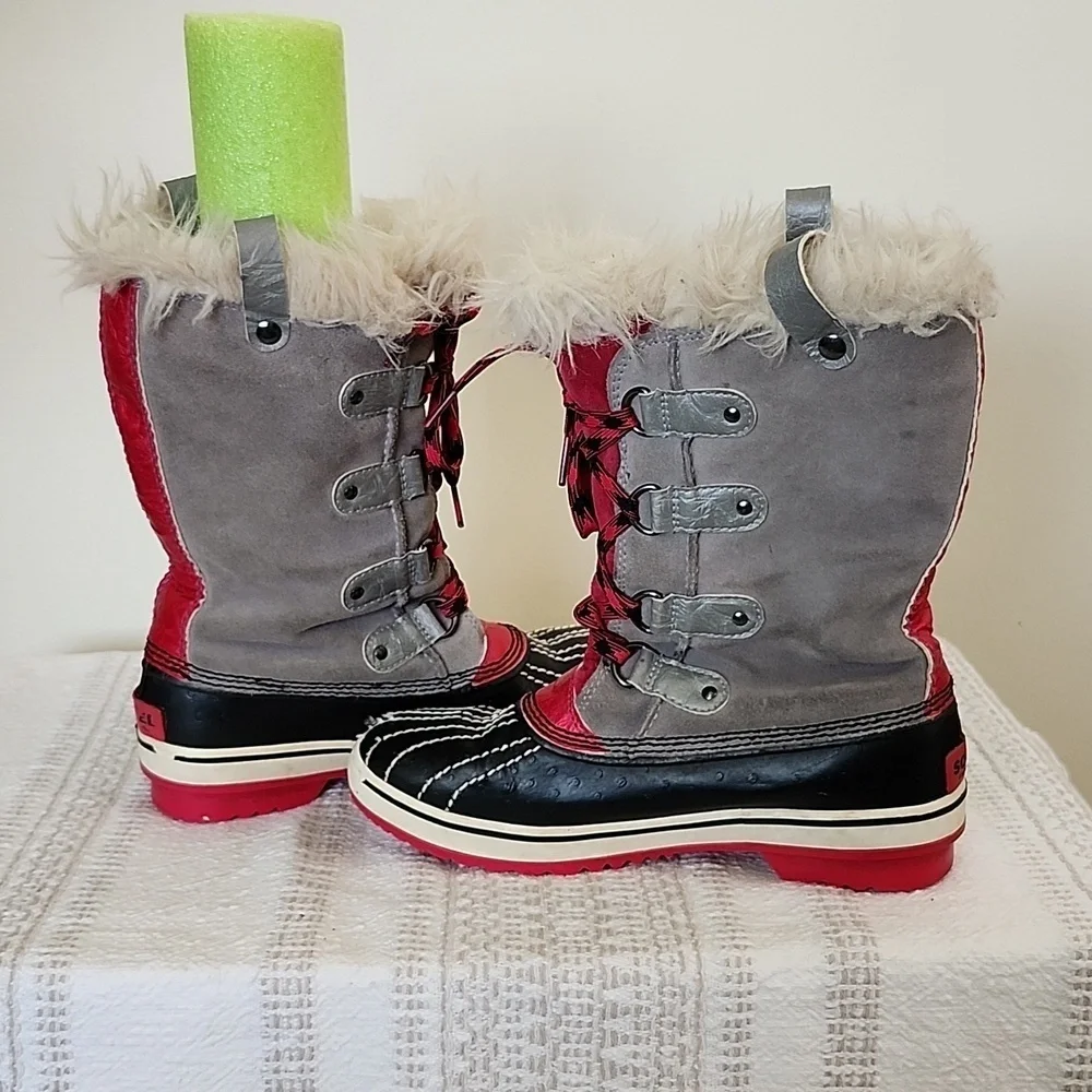 Sorel waterproof faux fur leather pink gray winter boots, Big kid size 5